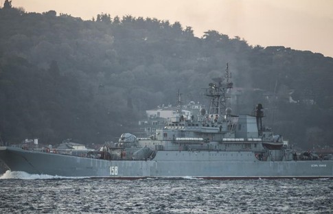 Ukrayna: Rusya'nın büyük çıkarma gemisini imha ettik