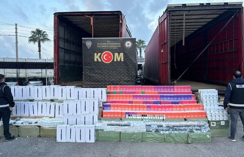 Mardin'de gümrük kaçağı 20 bin telefon ele geçirildi