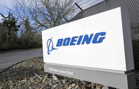 Boeing'de kriz sürüyor: Uçağın tekerleği koptu