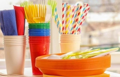 Hong Kong'da tek kullanımlık plastik yasağı başladı