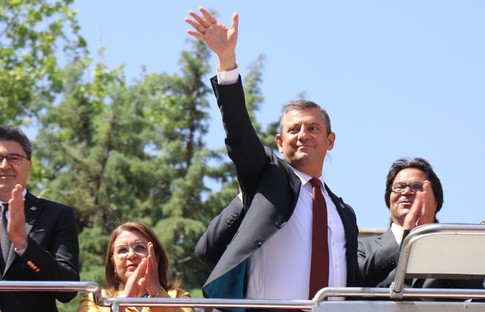 Özgür Özel'den vergi uyarısı: Şirketler iflasın eşiğinde