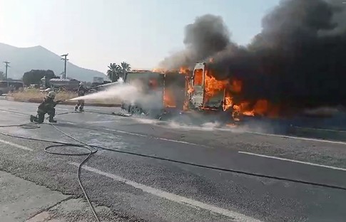 Milas’ta iki minibüs çarpıştı: 4’ü ağır 14 yaralı