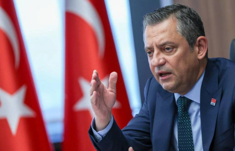 Özel'den Bahçeli'nin çıkışına yanıt: Kenara çekilemez