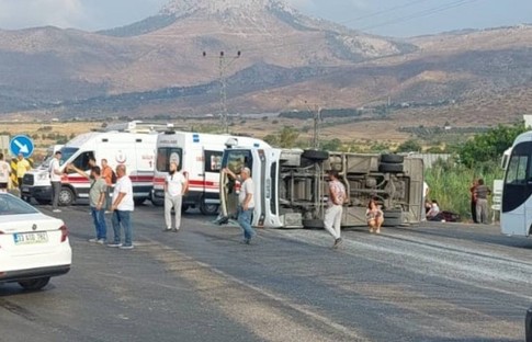 Mersin'de otobüslerin karıştığı zincirleme kaza: 2 ölü, onlarca yaralı