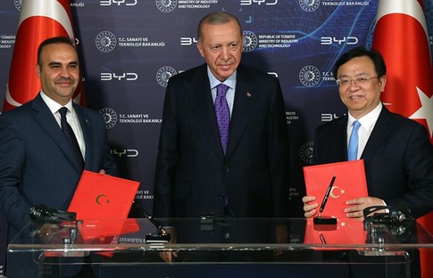 Çinli otomotiv devi imzayı attı