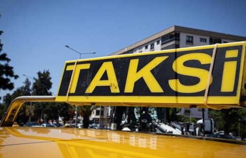 İzmir'de taksi ücretlerine 1 ayda ikinci zam: İndi-bindi ücreti 90 TL oldu