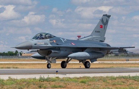 Türkiye maliyetleri azaltmak için F-16 anlaşmasını küçültüyor