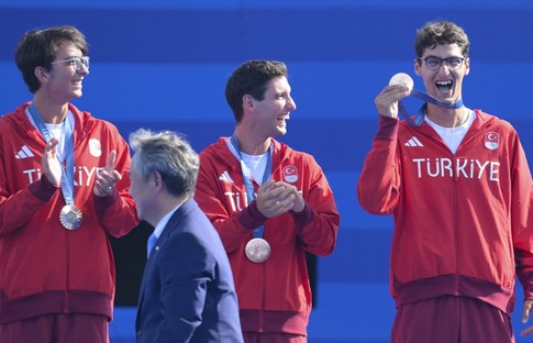 Klasik Yay Erkek Milli Takımı Paris'te bronz madalya kazandı