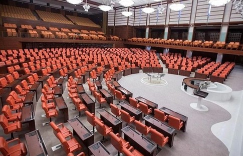 İç güvenlik alanında düzenlemeler içeren teklif komisyondan geçti