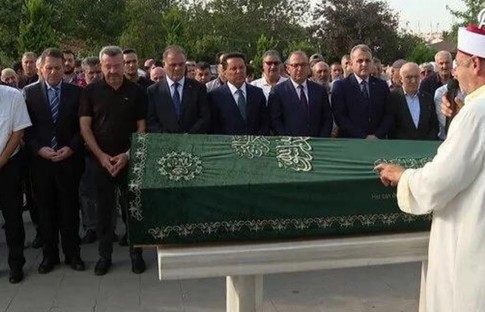 Metrobüs kazasında hayatını kaybeden Ferhat Uçar son yolculuğuna uğurlandı