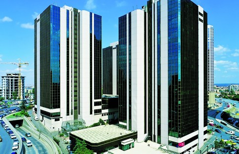 İstanbul’un en değerli lokasyonundaki Yapı Kredi Plaza yıkılacak mı?