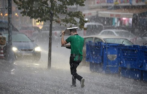 AKOM İstanbul için saat verdi! Çok kuvvetli sağanak geliyor