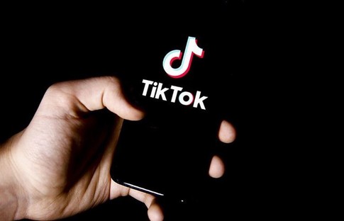 Tiktok, yapay zeka modeline müdahale eden stajyeri kovdu