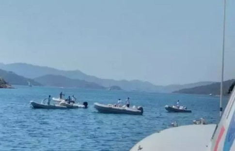 Marmaris açıklarında turist teknesi battı: Bir kişi kayboldu