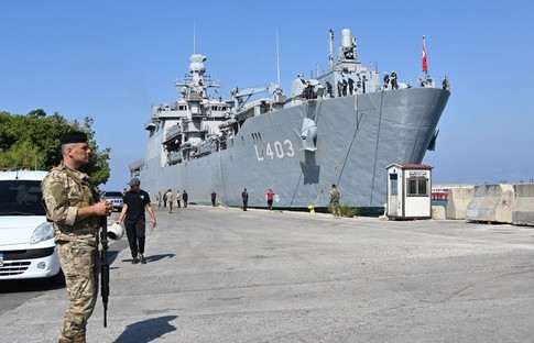 Türk vatandaşlarını Lübnan'dan tahliye operasyonu başladı