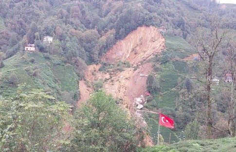 Rize Valiliği'nden heyelan ve su baskını uyarısı