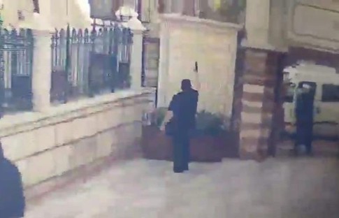 İsmailağa Camii önünde silah sesleri