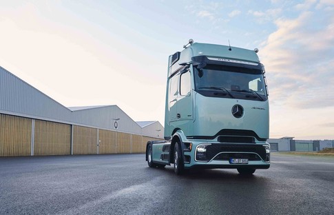 Aksaray Fabrikası’nda üretimi başlayan Mercedes-Benz Yeni Actros L Türkiye’de yollara çıkıyor!