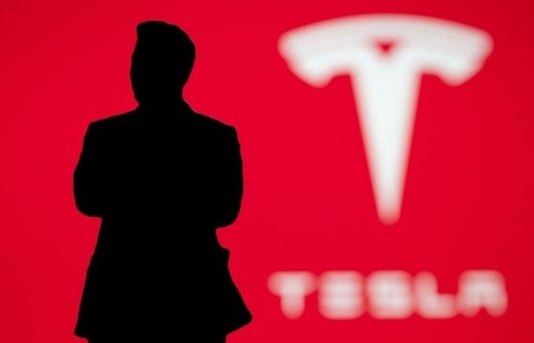 Tesla'nın piyasa değeri 1 trilyon doların altına geriledi