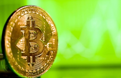 Bitcoin'de tarihi zirvesinden yüzde 27 düşüş