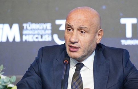 "Yüksek faiz-düşük kur politikası sanayiye zarar verdi"