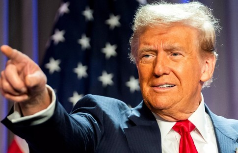 Trump'tan Politico'ya şok talep: 8 milyon dolarlık fonu geri verin!