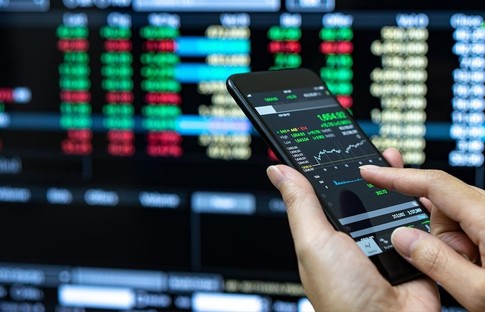 Borsa yatırımcısı 40'lı yaşlarda zirvede!