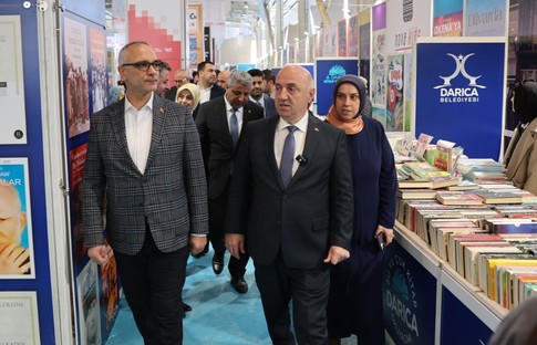 Darıca Kitap Fuarı kapılarını dördüncü kez kitapseverlere açtı