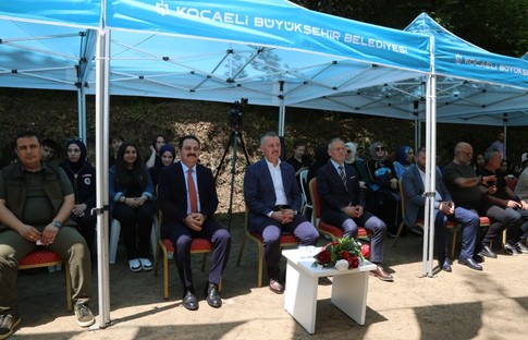 Kocaeli Büyükşehir Belediyesi, Kirazdere’ye 2 yılda 16 bin alabalık bıraktı