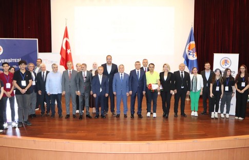 En iyi projelerin sahipleri ödüllerini aldı