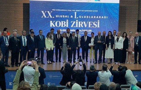 TOSYÖV’ün 20. Ulusal, 1. Uluslararası KOBİ zirvesi KOBİ’ler için yeni yaklaşımın işaretleri verildi