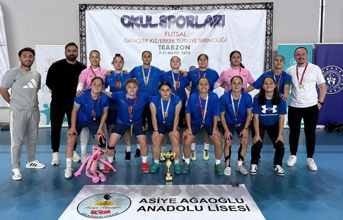 Asiye Ağaoğlu Anadolu Lisesi Kız Futsal Takımı, dünya kupası yolcusu