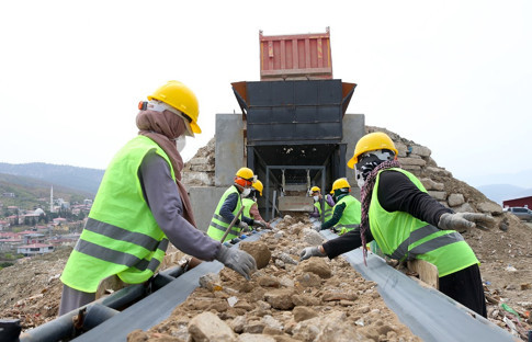 Büyükşehir’in Ayrıştırma Tesisi, Türkiye’de Yerel Yönetimlere Örnek Oluyor