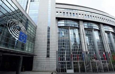 AB'den yeni karar: Firmaların yüzde 90’ı karbon vergisinden muaf olacak