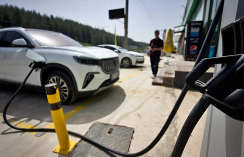 Türkiye'de satılan hibrit ve elektrikli otomobiller zirveye koşuyor!