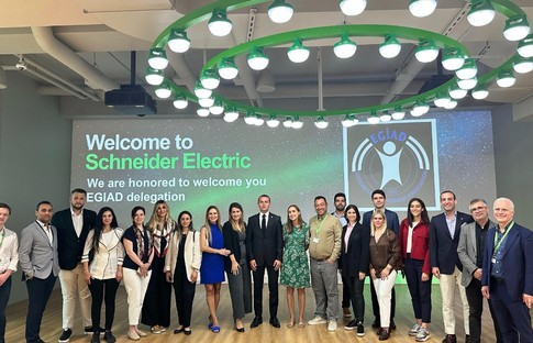 “Yapay zekayı iş süreçlerimize adapte etmek zorundayız”