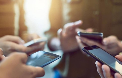 İsrail'de mesaj paniği: Telefonlara gönderilen uyarılar sahte çıktı