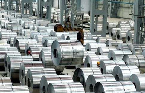 Metal fiyatları dolar ve çatışmalarla geriledi