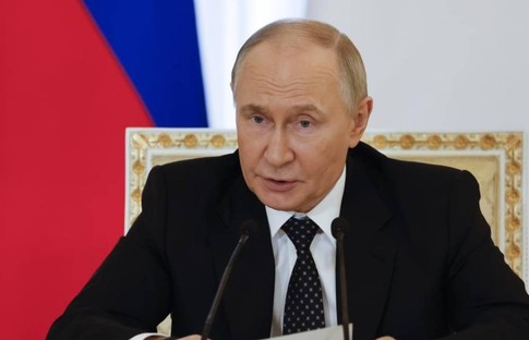Putin, doğal gaz ödemelerine yönelik izni uzattı