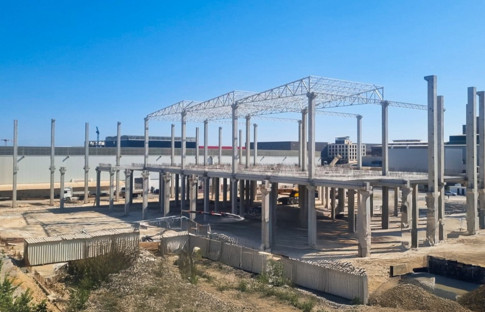 Akdeniz Prefabrik, 8 katlı bina yüksekliğindeki kolonları tek parça üretip montajlıyor