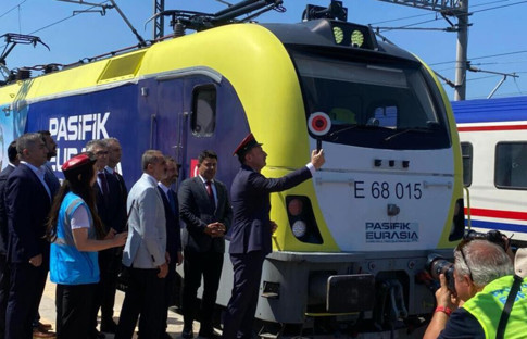 Çin-Türkiye demir yolu hattının ilk yük treni Avrupa'ya gitmek üzere Türkiye'ye ulaştı