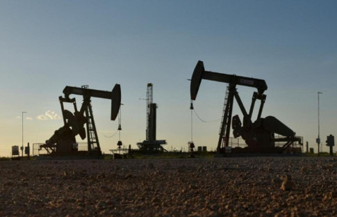 Petrol fiyatları ABD-Rusya zirvesi öncesi geriliyor