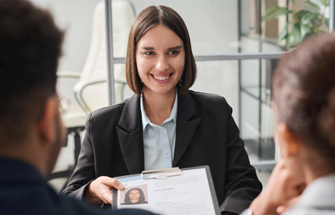 Türkiye’deki yöneticiler fotoğraflı öz geçmiş tercih ediyor