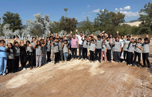 Yeniköy Kemerköy’den geleceğe 300 fidan