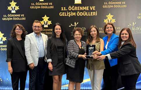 Borçelik, “Bu İş Eşitlik İşi” projesi ile Sosyal Etki ödülünü kazandı