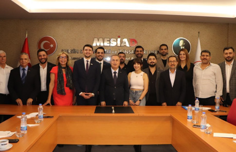 AKADEMİSİAD, tecrübe ve gençlik enerjisini birleştirecek