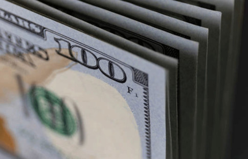 Dolar verilerin zayıf gelebileceği endişesiyle geriledi