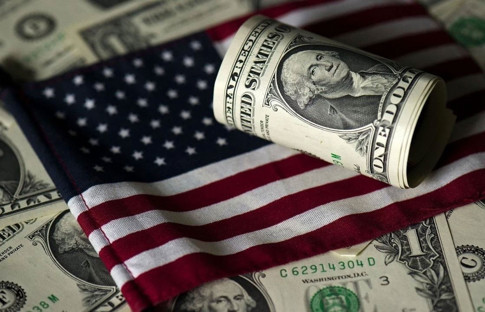 Dolar, ABD hükümetinin yeniden açılma umuduyla yatay