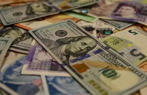 Dolar, bir haftanın en düşük seviyesine yakın seyrediyor