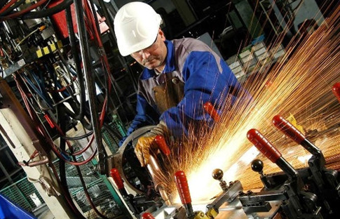 Alman sanayisinin iş hacmi daraldı